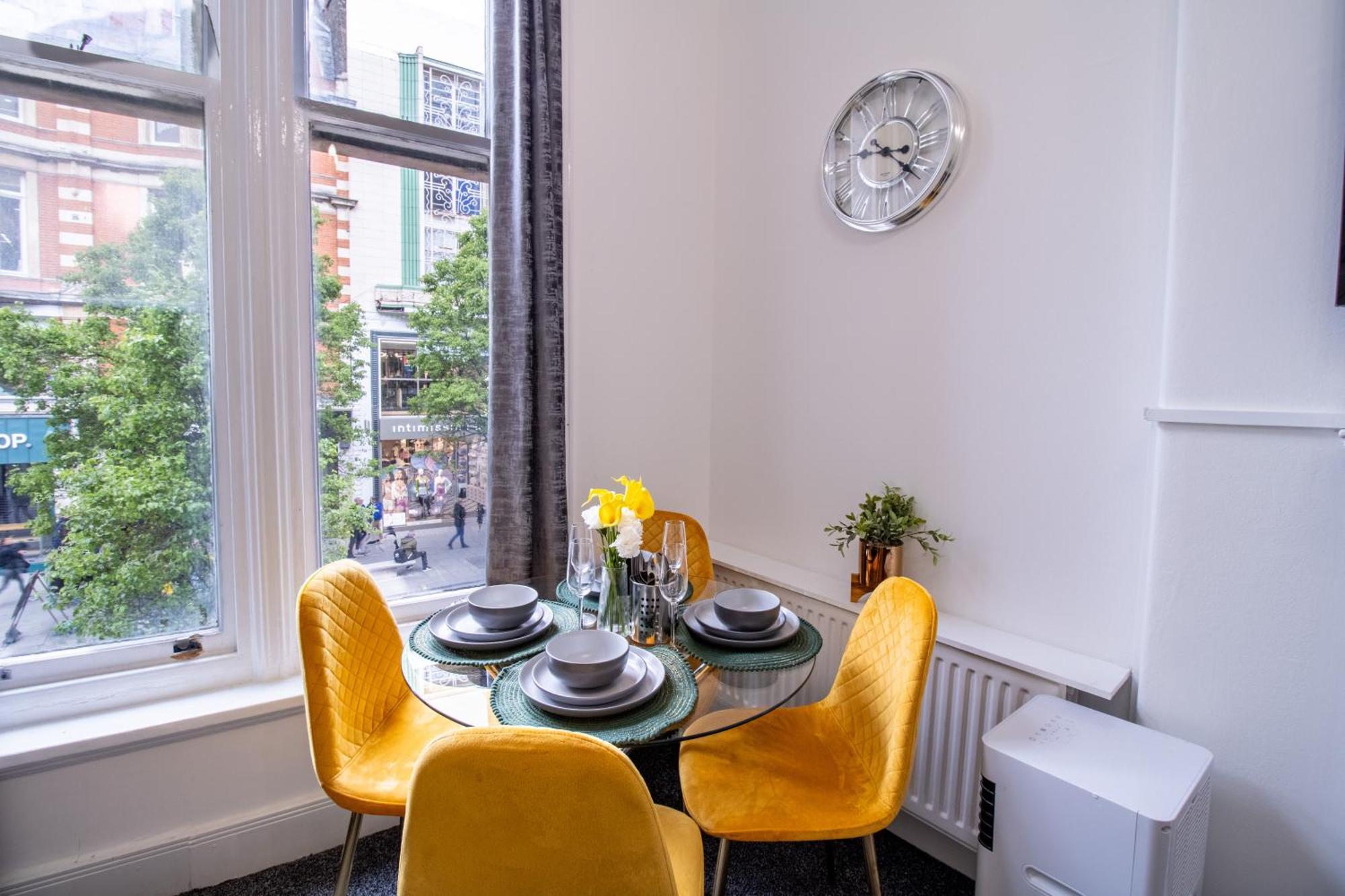 Luxurious Apartments On Oxford Street London Eksteriør bilde